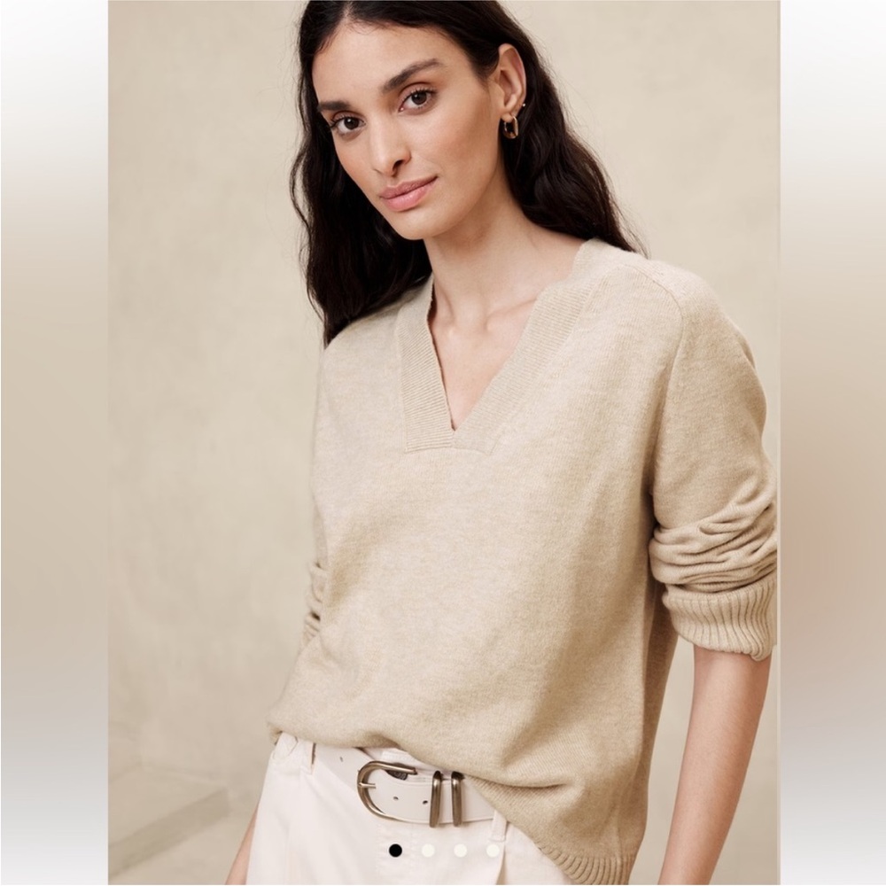NWT Perfectly Soft V-Neck Sweater banana republic